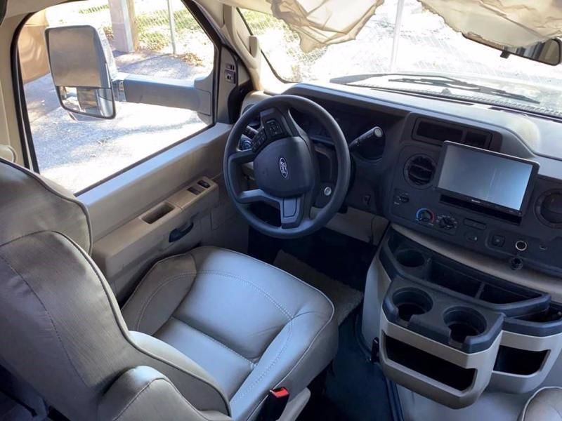 Photo 7 - 2021 Jayco Class C Motorhome rental photo 9