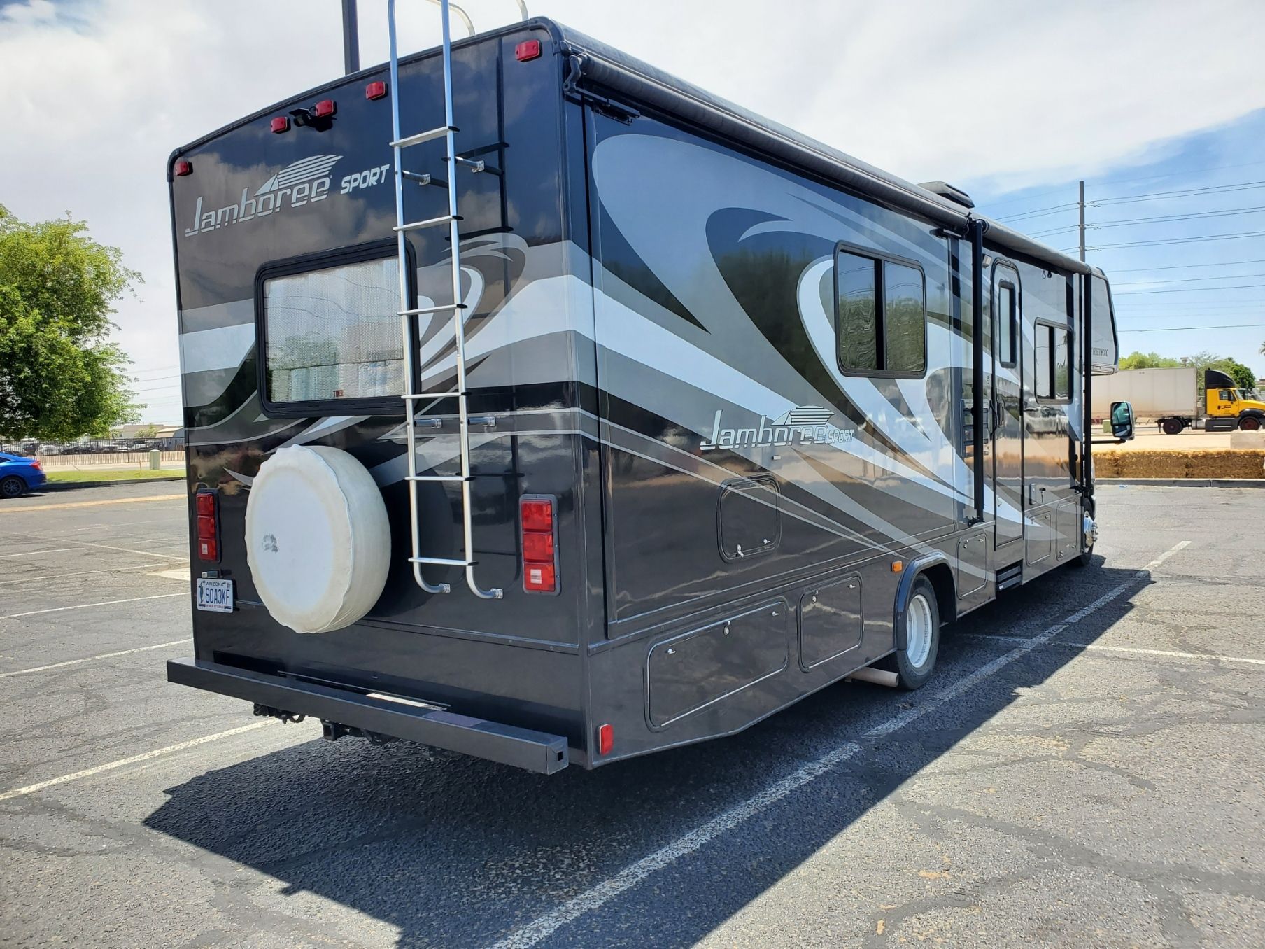 Photo 2 - 2012 Fleetwood Class C Motorhome rental photo 4