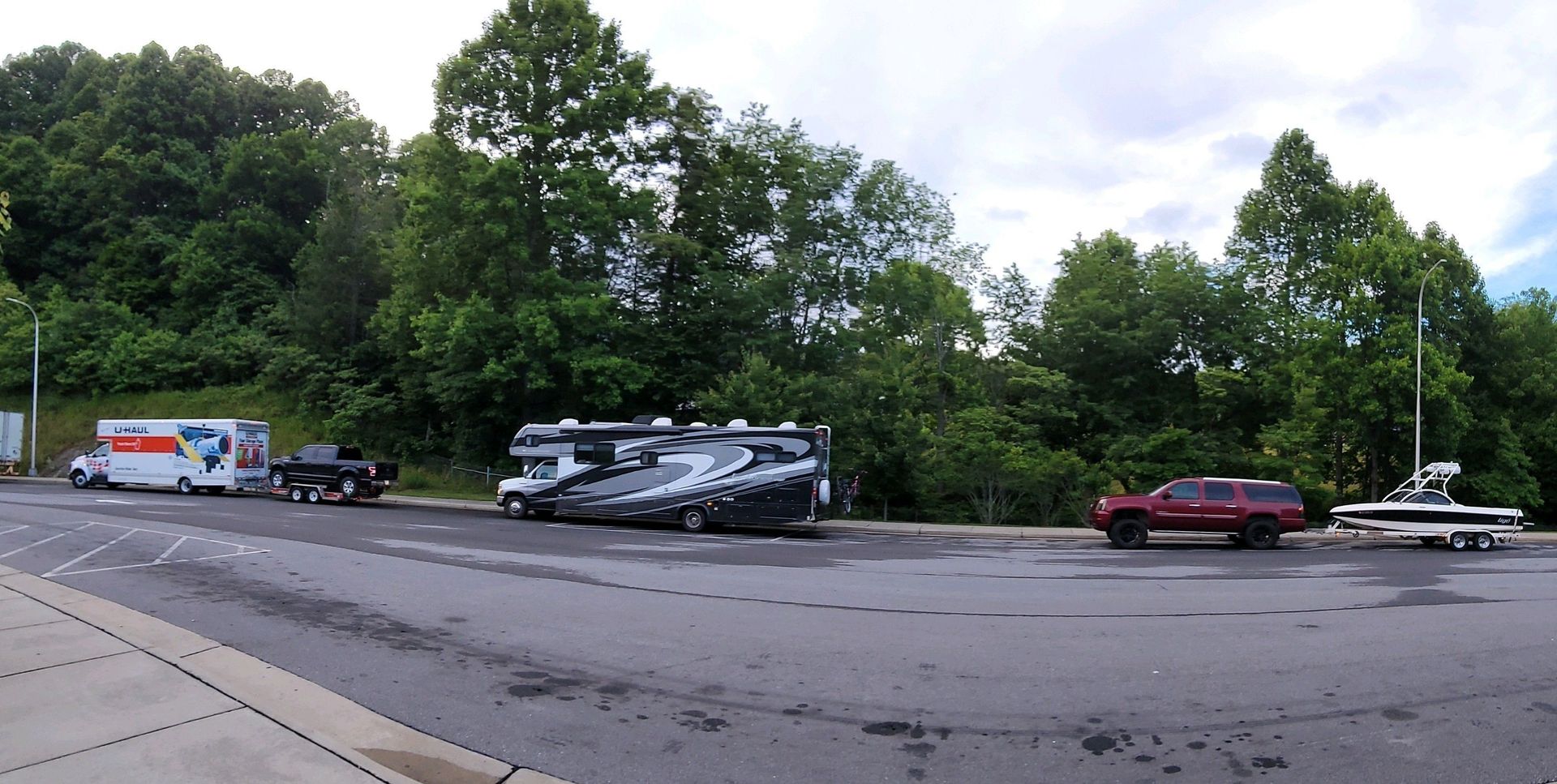 Photo 4 - 2012 Fleetwood Class C Motorhome rental photo 6