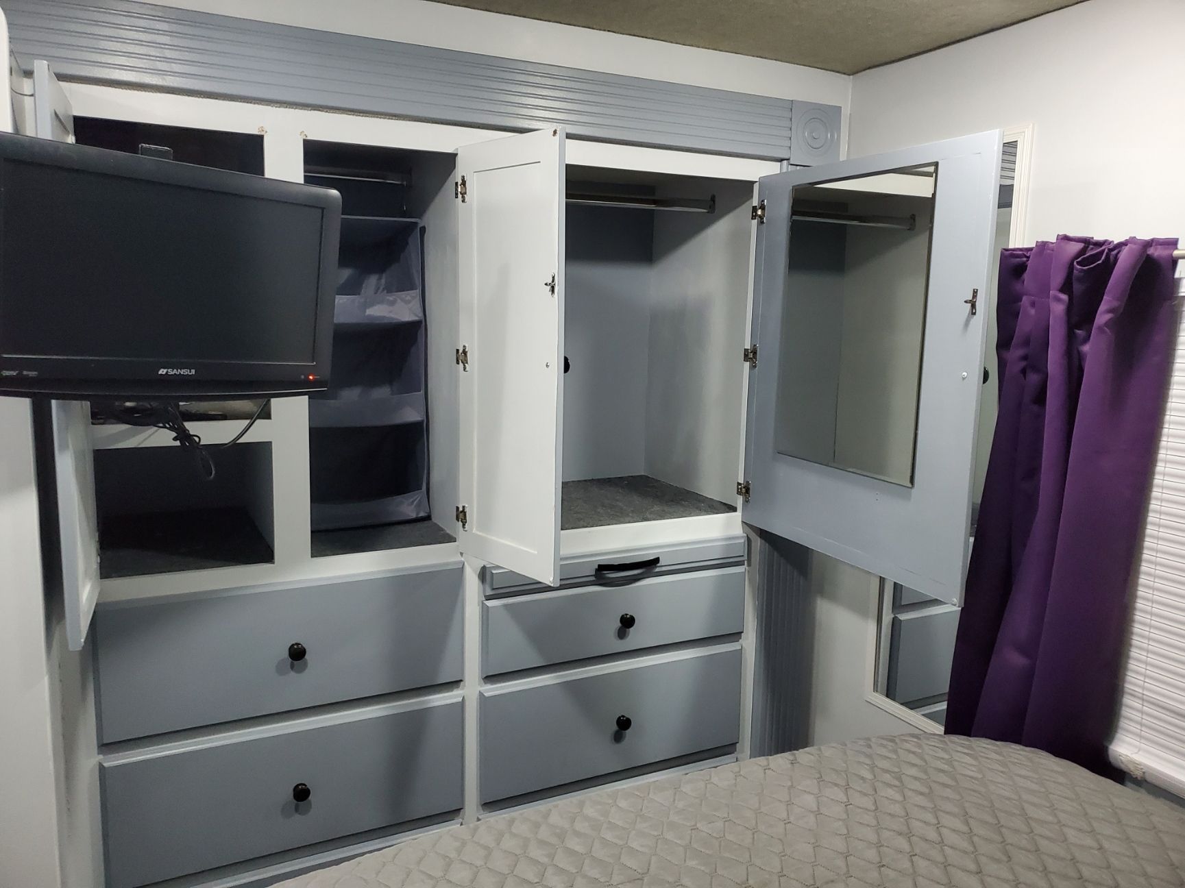 Photo 43 - 2012 Fleetwood Class C Motorhome rental photo 45