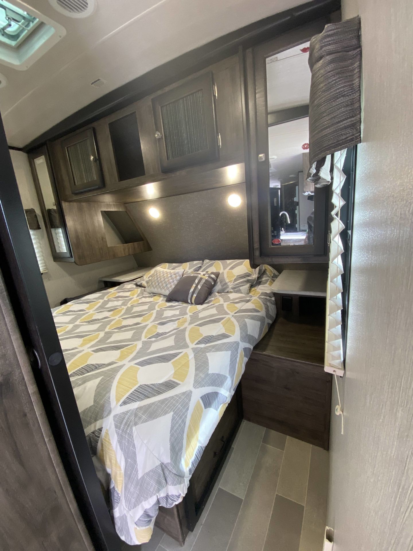Photo 3 - 2023 Jayco White Hawk Travel Trailer rental photo 16