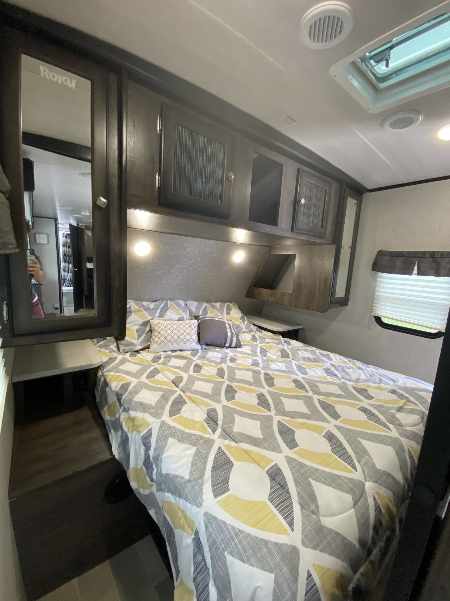 Photo 3 - 2023 Jayco White Hawk Travel Trailer rental photo 19