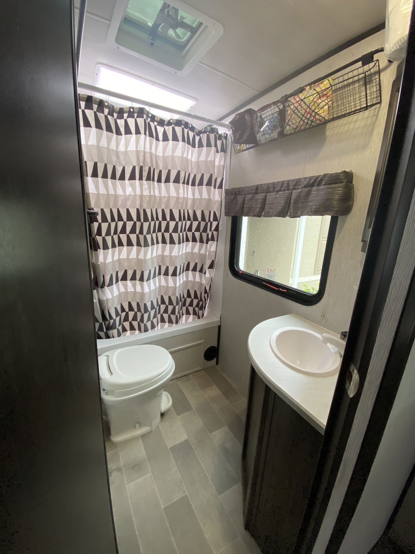 Photo 4 - 2023 Jayco White Hawk Travel Trailer rental photo 20