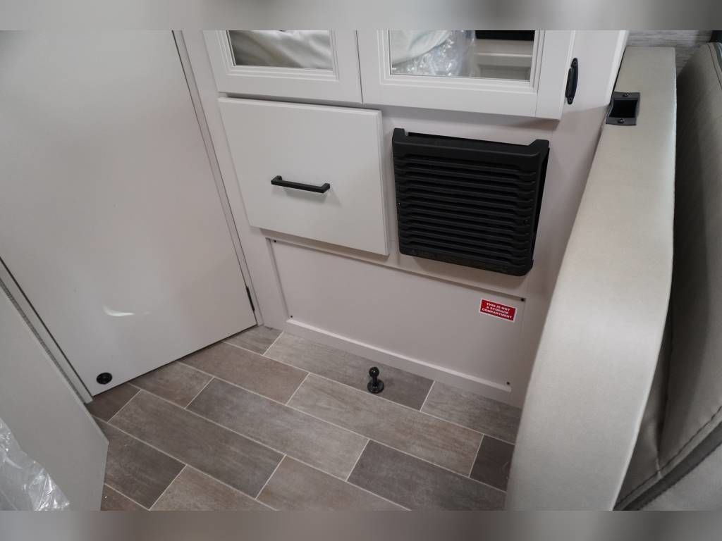 Photo 3 - 2022 Thor Class C Motorhome rental photo 6