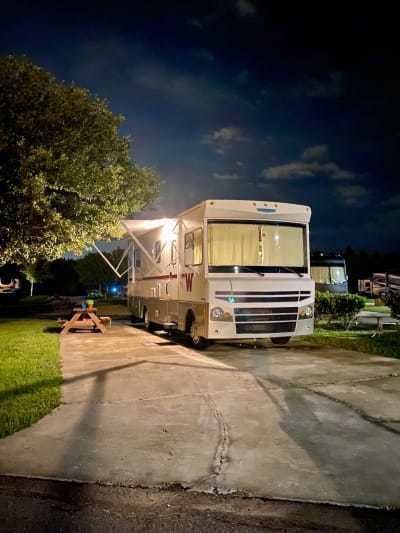 Photo 4 - 2015 Itasca Class A Motorhome rental photo 6