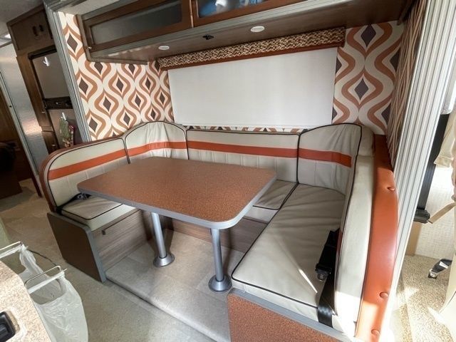 Photo 16 - 2015 Itasca Class A Motorhome rental photo 18
