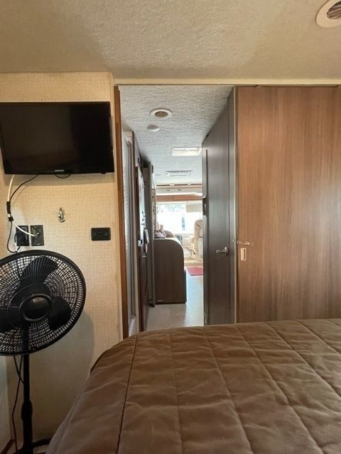Photo 20 - 2015 Itasca Class A Motorhome rental photo 22