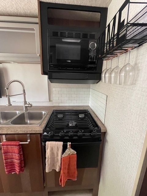 Photo 21 - 2015 Itasca Class A Motorhome rental photo 23