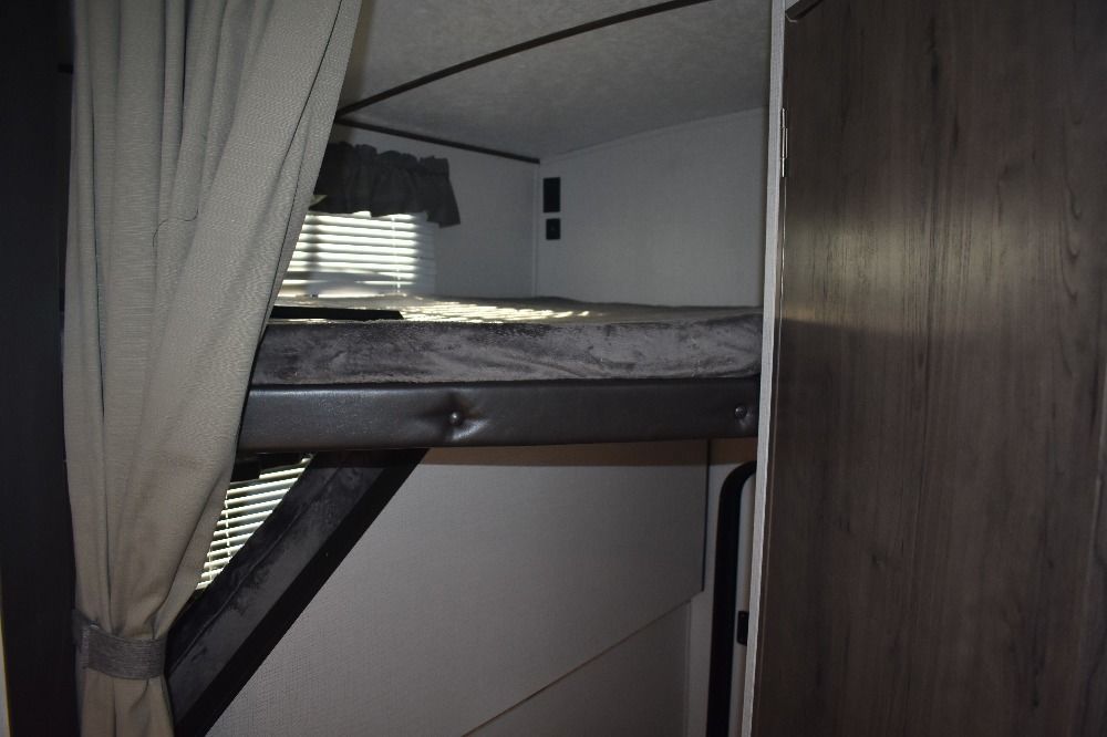 Photo 14 - 2021 Keystone Rv Travel Trailer rental photo 16