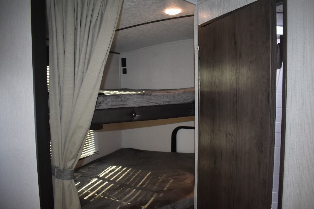 Photo 15 - 2021 Keystone Rv Travel Trailer rental photo 17