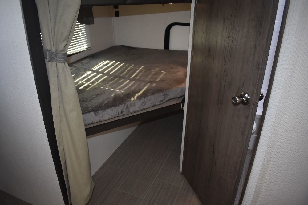 Photo 16 - 2021 Keystone Rv Travel Trailer rental photo 18