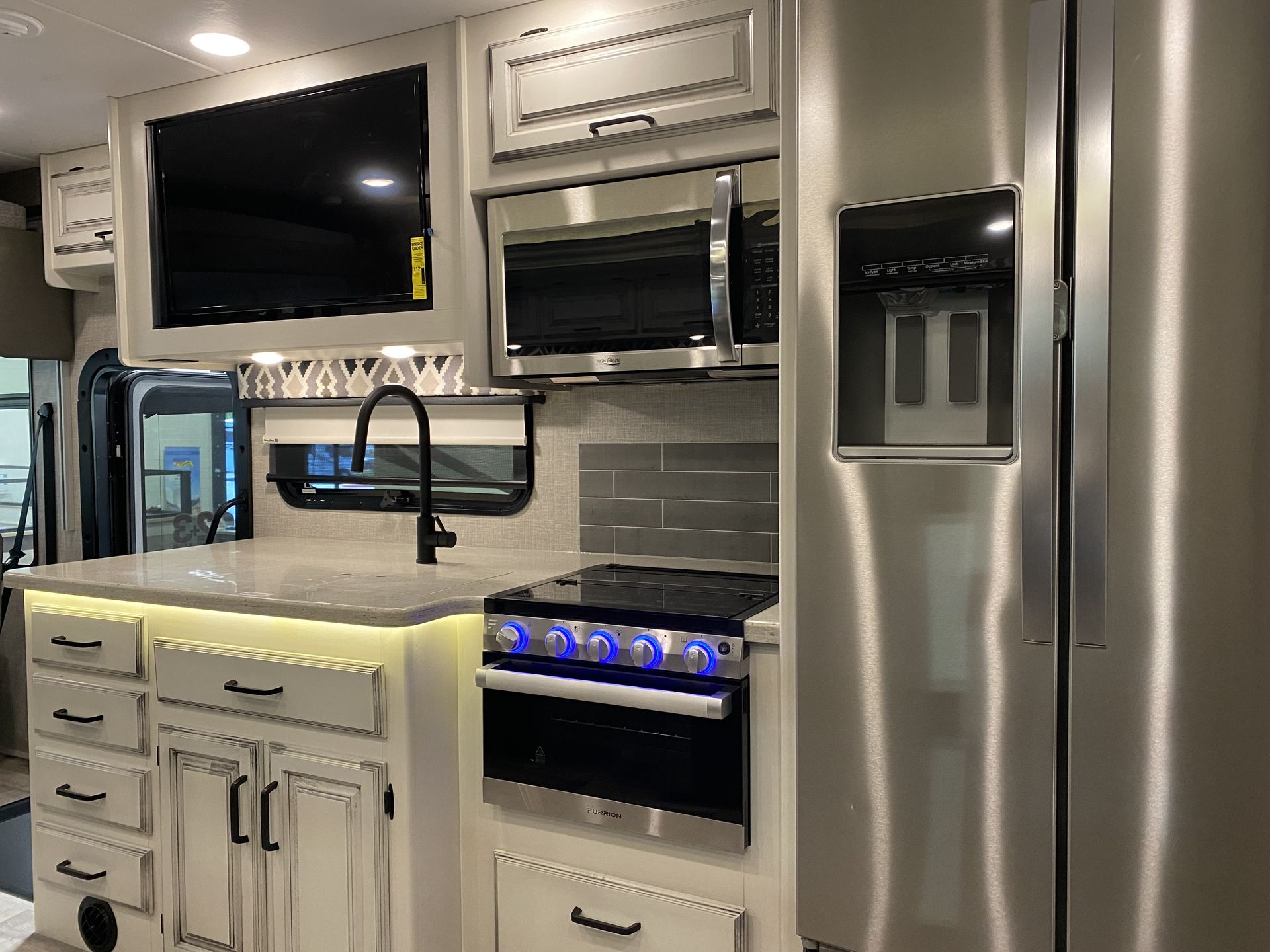 Photo 11 - 2022 Entegra Coach Class A Motorhome rental photo 13