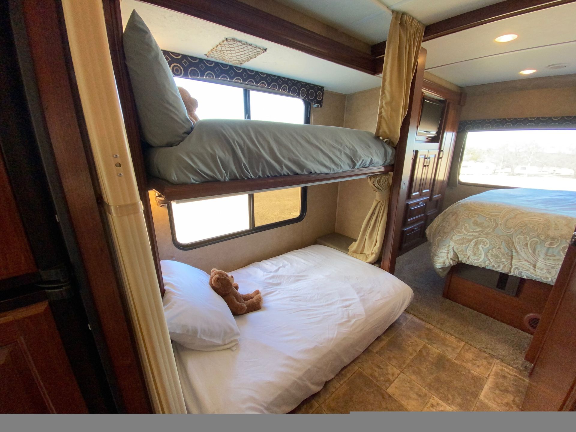 Photo 3 - 2015 Forest River Class C Motorhome rental photo 5