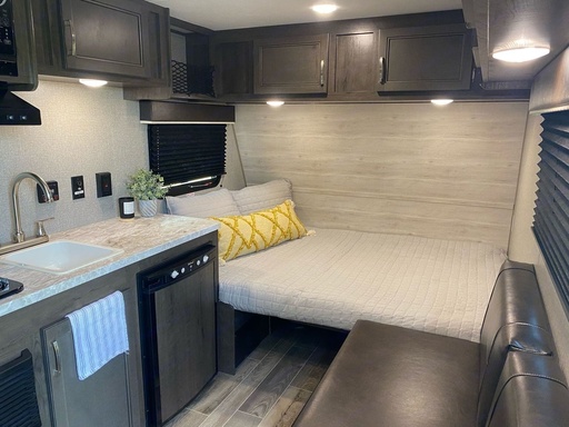 2021 Jayco Jay FLight SLX 7 145RB Travel Trailer for rent in Niederwald, TX