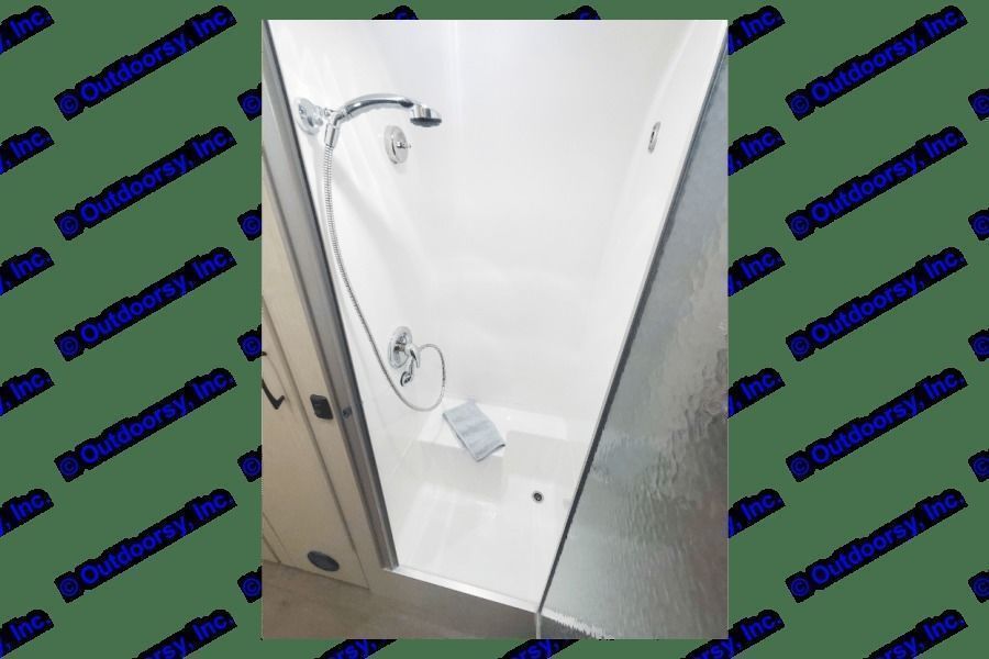 Photo 6 - 2018 Airstream Travel Trailer rental photo 8