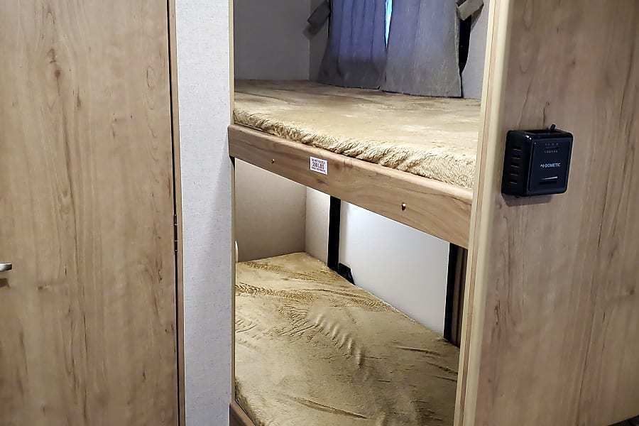Photo 4 - 2020 Winnebago Travel Trailer rental photo 6