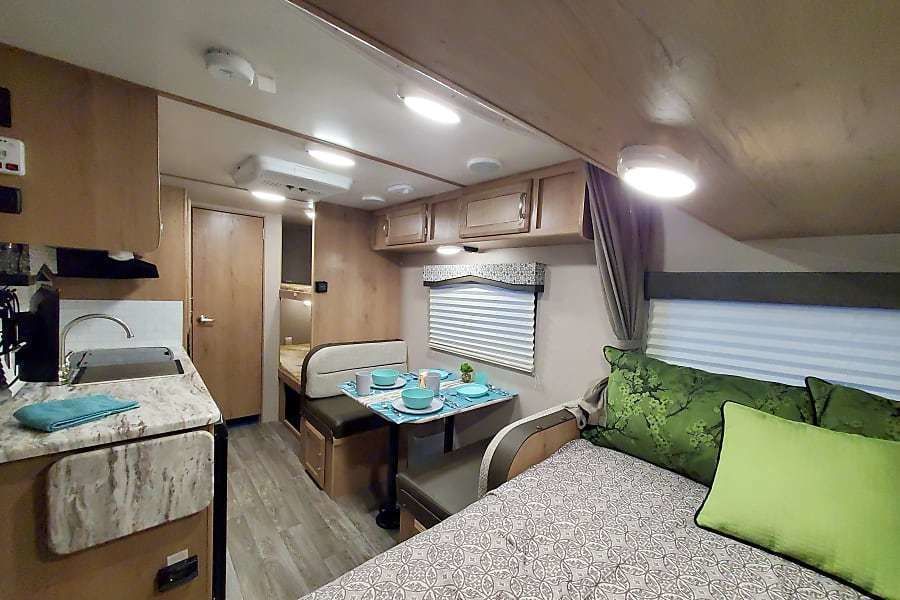 Photo 6 - 2020 Winnebago Travel Trailer rental photo 8