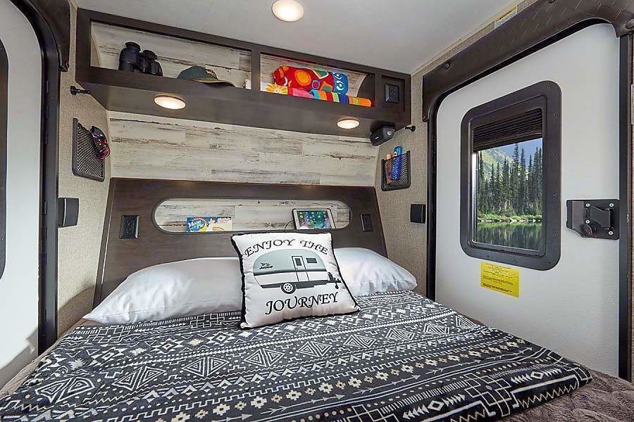 Photo 3 - 2021 Jayco Other rental photo 7