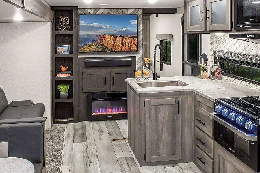 Photo 10 - 2021 Sportsmen Travel Trailer rental photo 12
