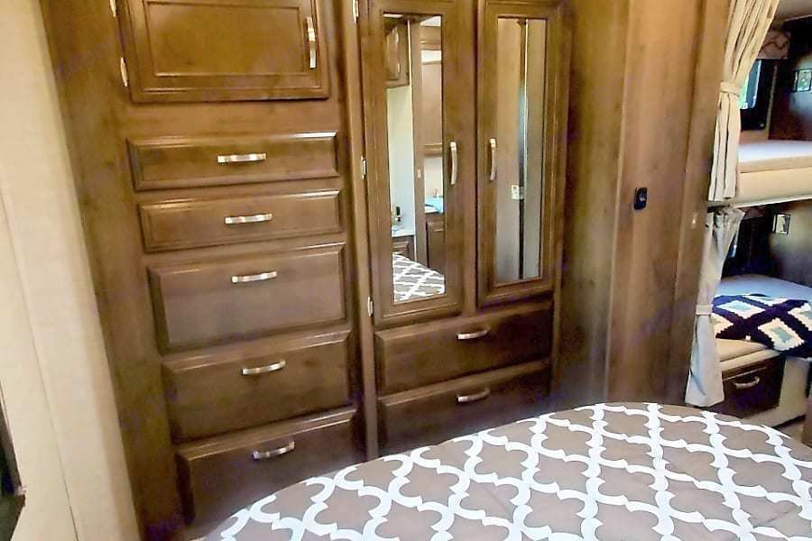 Photo 6 - 2021 Jayco Class C Motorhome rental photo 8