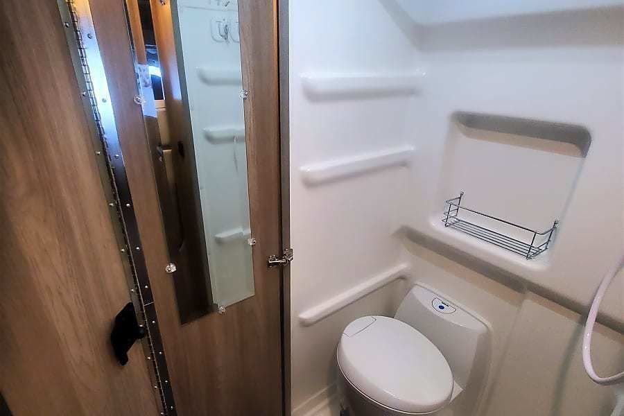 Photo 3 - 2021 Winnebago Other rental photo 5