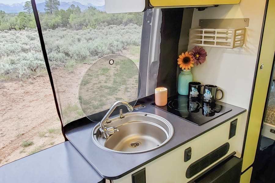 Photo 8 - 2020 Winnebago Other rental photo 10
