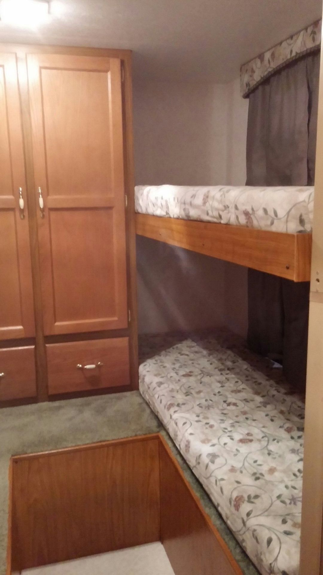 Photo 10 - 2001 Fleetwood Travel Trailer rental photo 12
