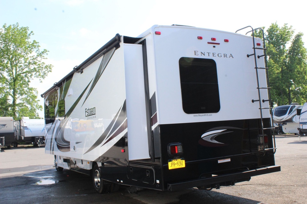 Photo 7 - 2020 Entegra Coach Class C Motorhome rental photo 16