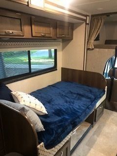 Photo 19 - 2020 Coachmen Class C Motorhome rental photo 21