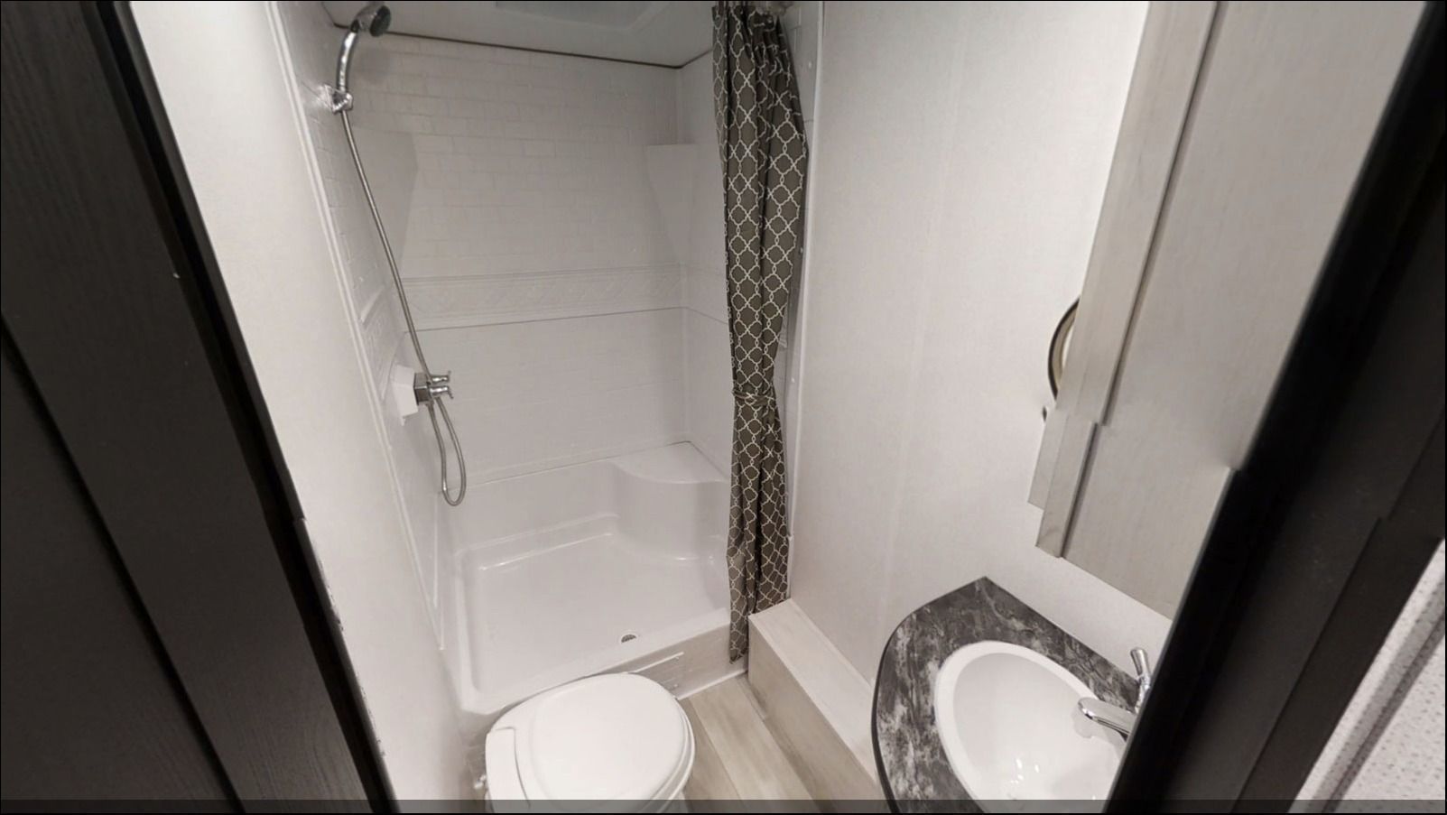 Photo 7 - 2022 Prime Time Travel Trailer rental photo 19