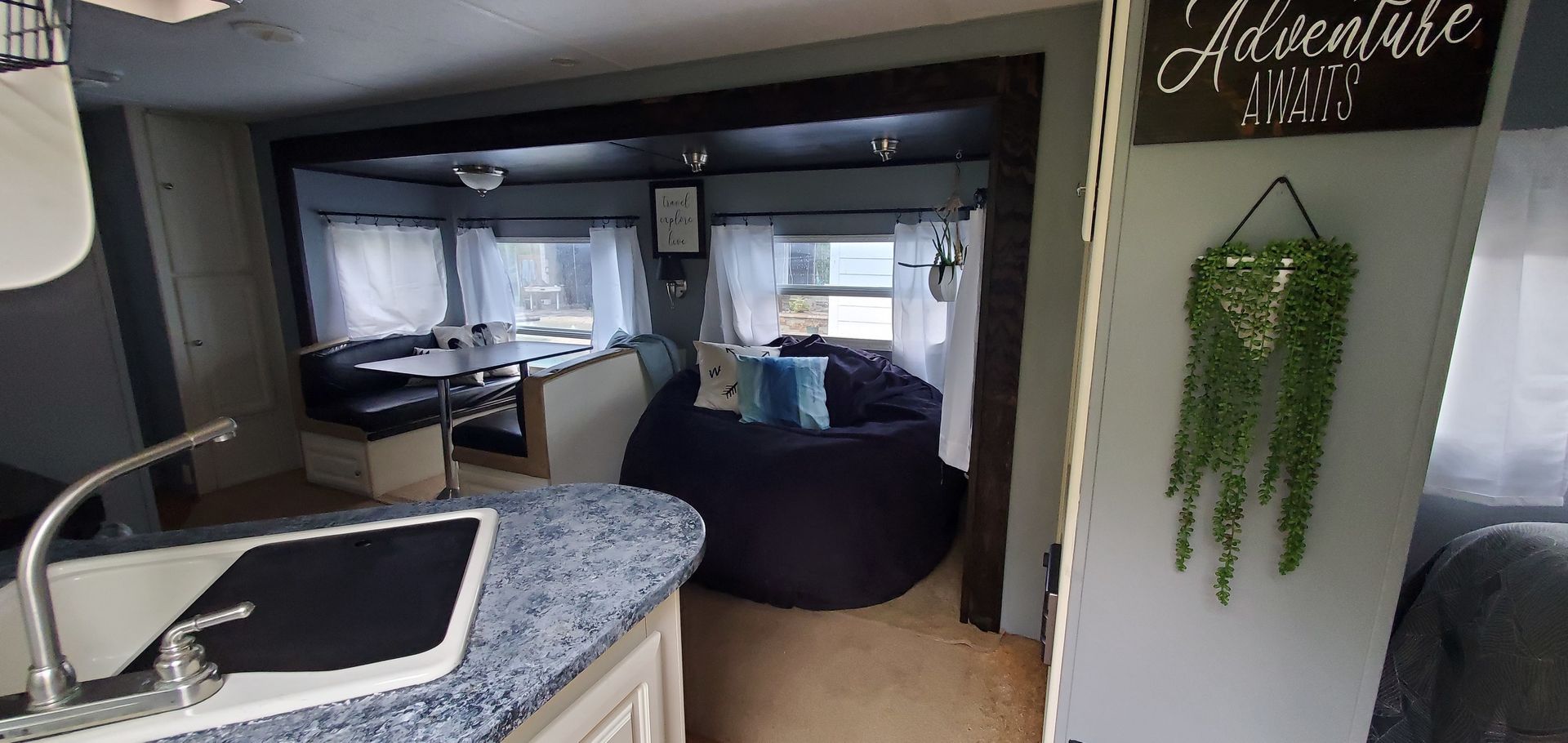Photo 10 - 2008 Keystone Travel Trailer rental photo 12