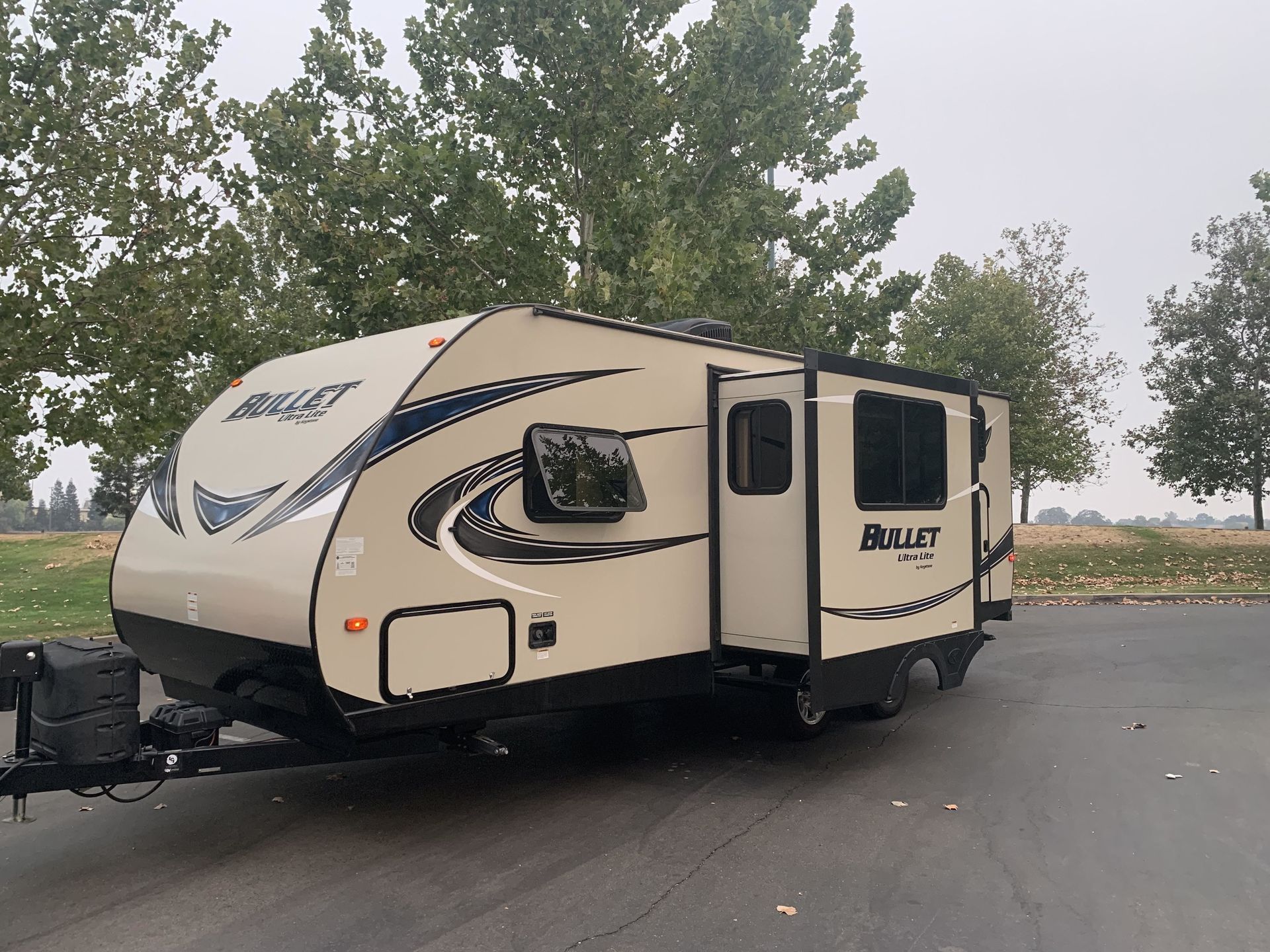 Photo 1 - 2017 Keystone Travel Trailer rental photo 3