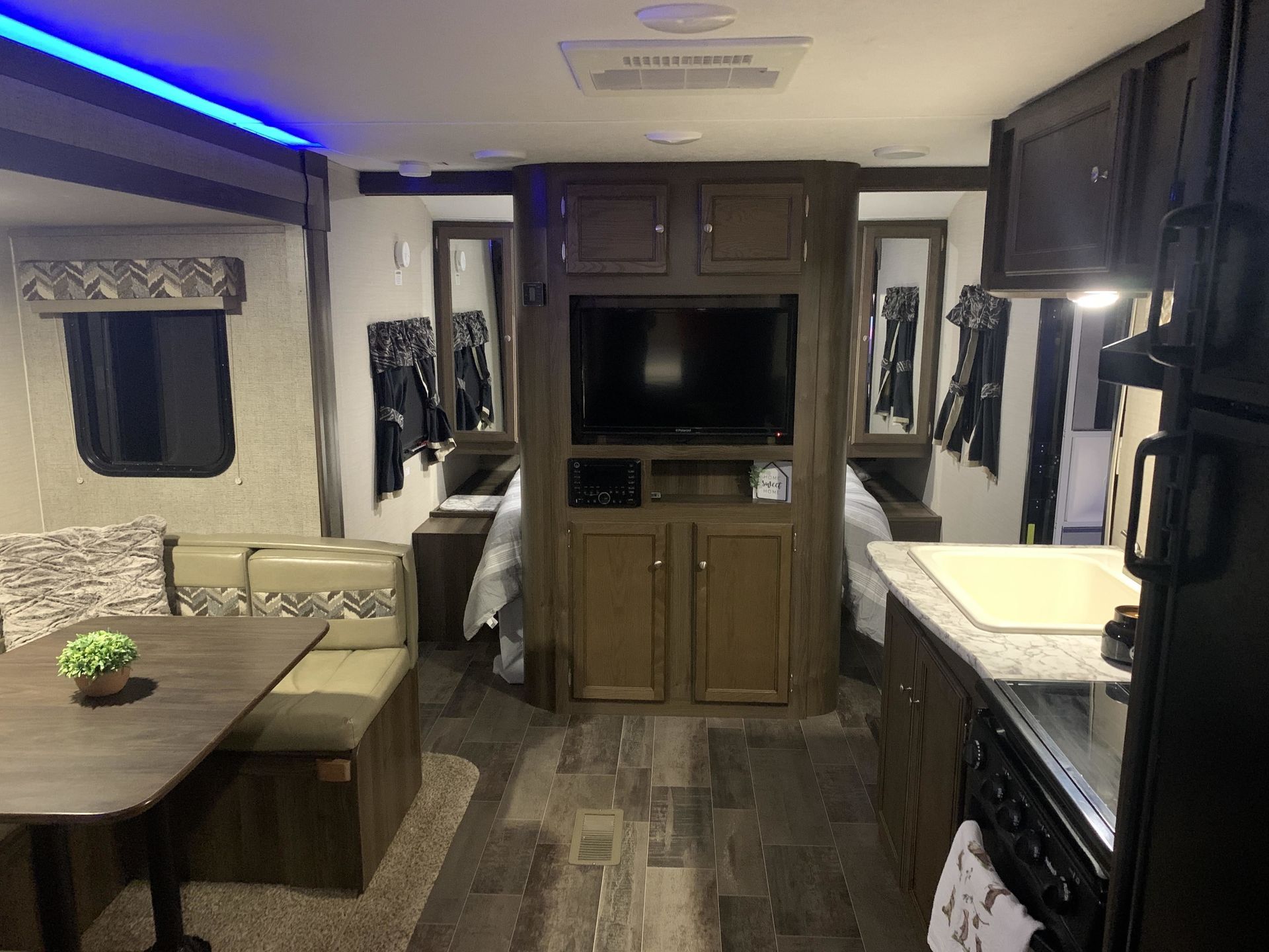 Photo 2 - 2017 Keystone Travel Trailer rental photo 4