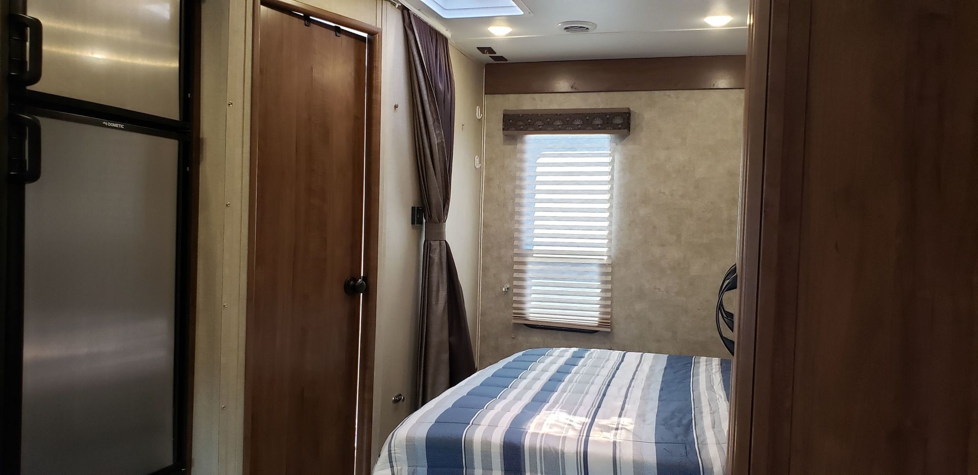 Photo 7 - 2018 Gulf Stream Class C Motorhome rental photo 9
