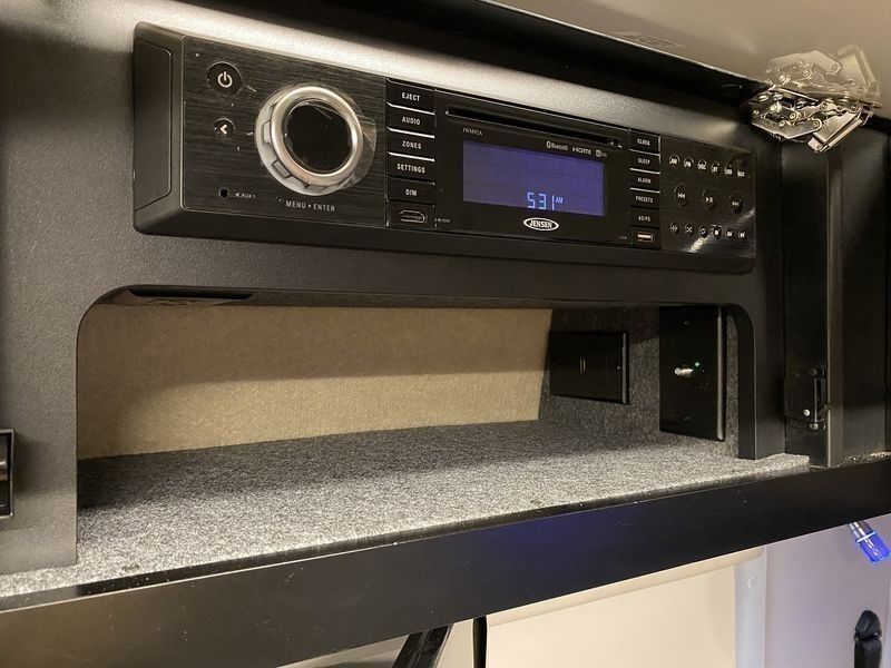Photo 19 - 2019 Mercedes-Benz Class B Motorhome rental photo 32