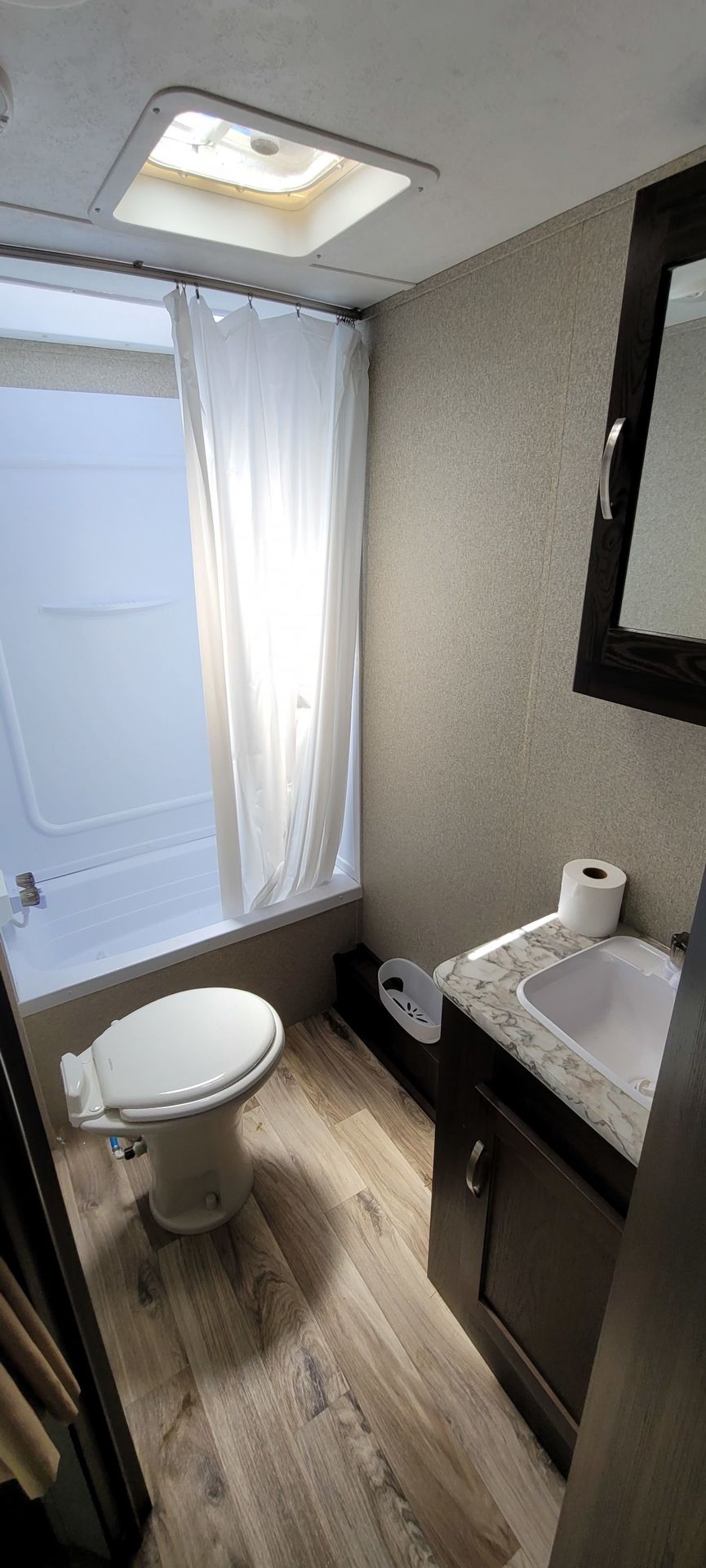 Photo 2 - 2019 Keystone Rv Travel Trailer rental photo 4