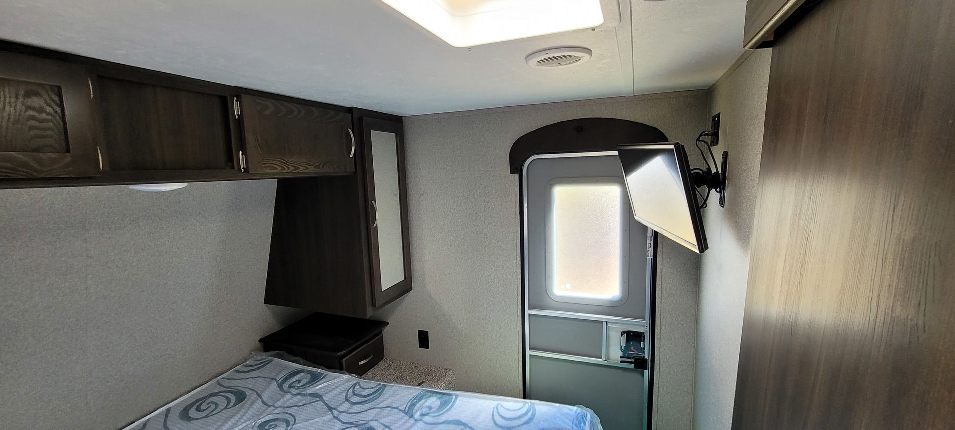 Photo 3 - 2019 Keystone Rv Travel Trailer rental photo 5