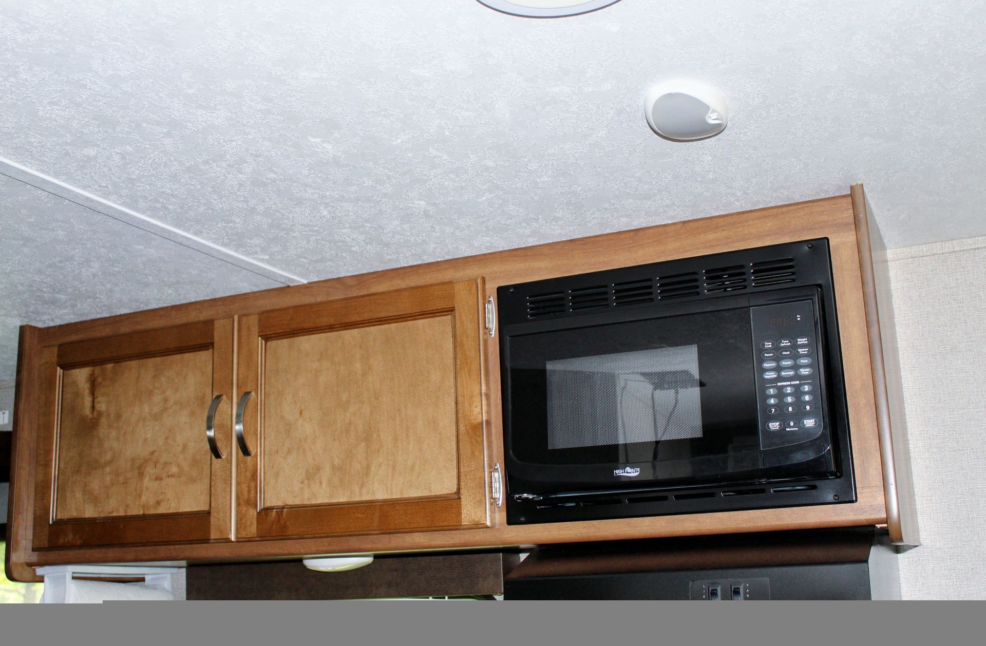 Photo 5 - 2018 Keystone Rv Travel Trailer rental photo 12