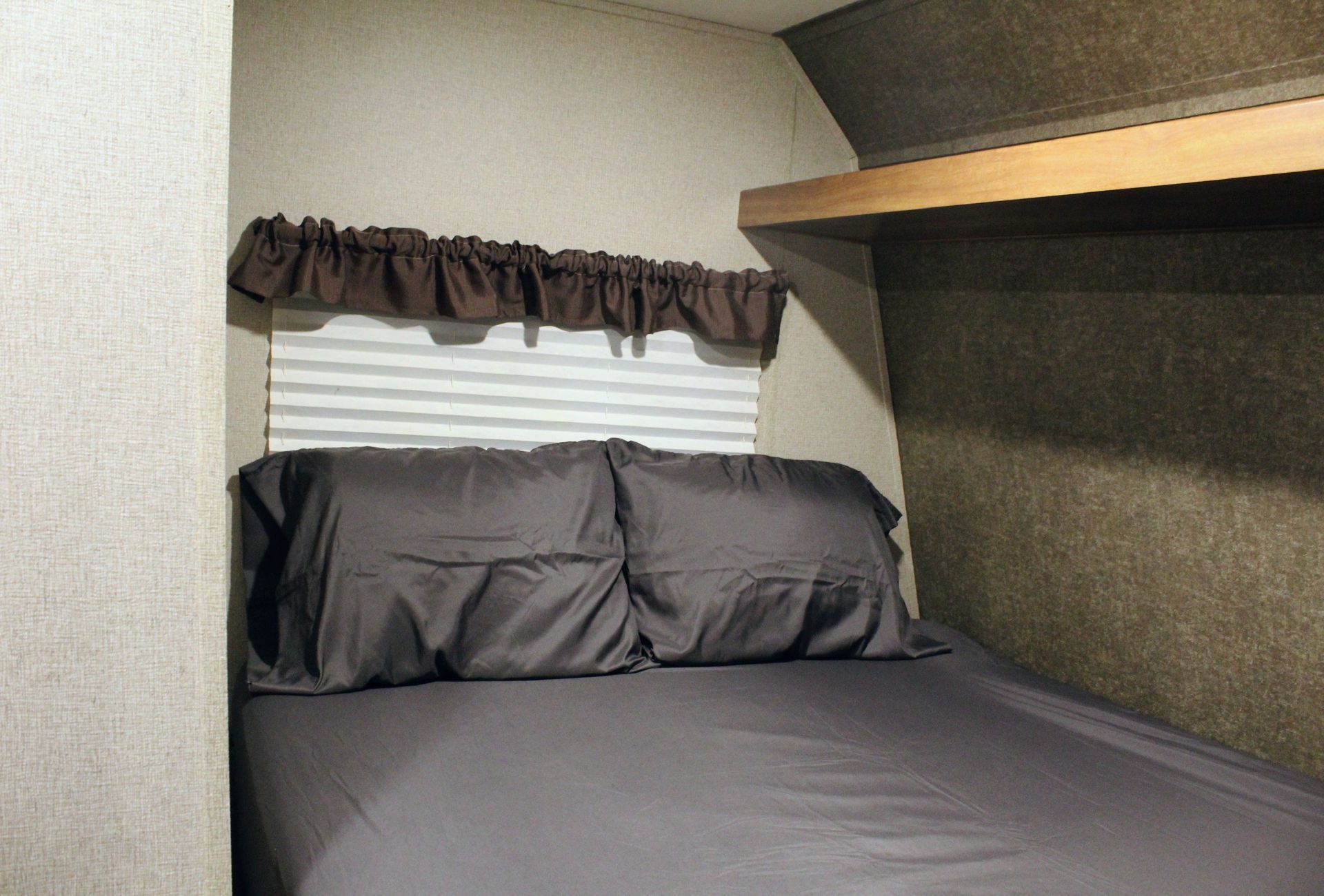 Photo 6 - 2018 Keystone Rv Travel Trailer rental photo 14