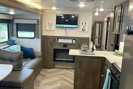 Photo 10 - 2021 Forest River Travel Trailer rental photo 12