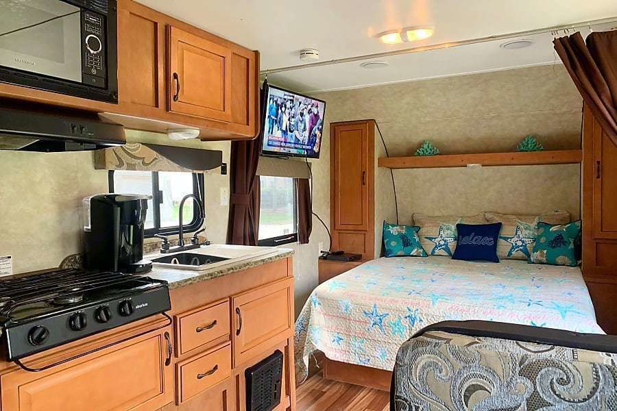 Photo 1 - 2015 Gulf Stream Travel Trailer rental photo 9