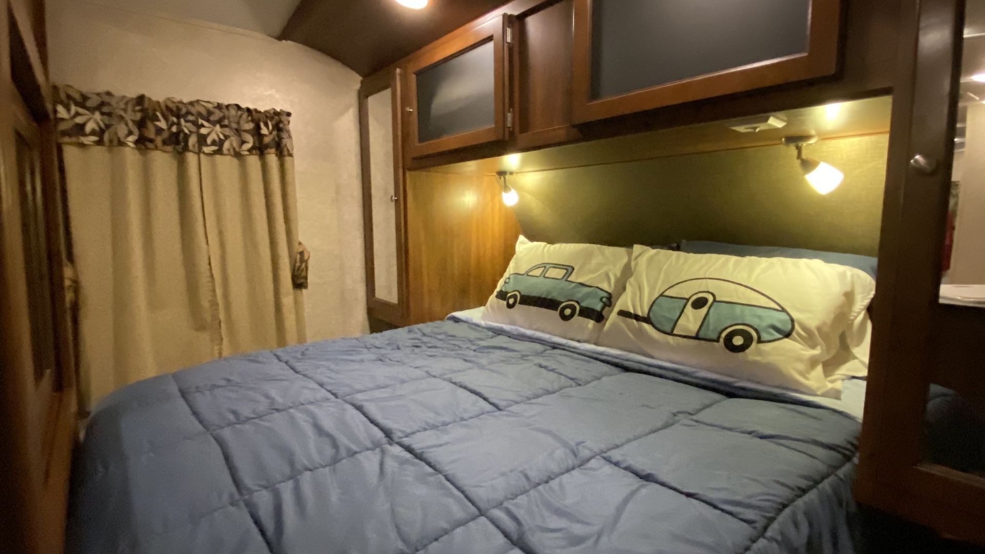 Photo 2 - 2014 Keystone Travel Trailer rental photo 4