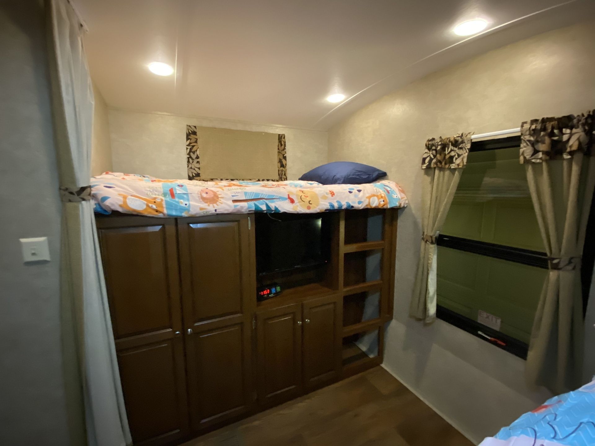 Photo 4 - 2014 Keystone Travel Trailer rental photo 6