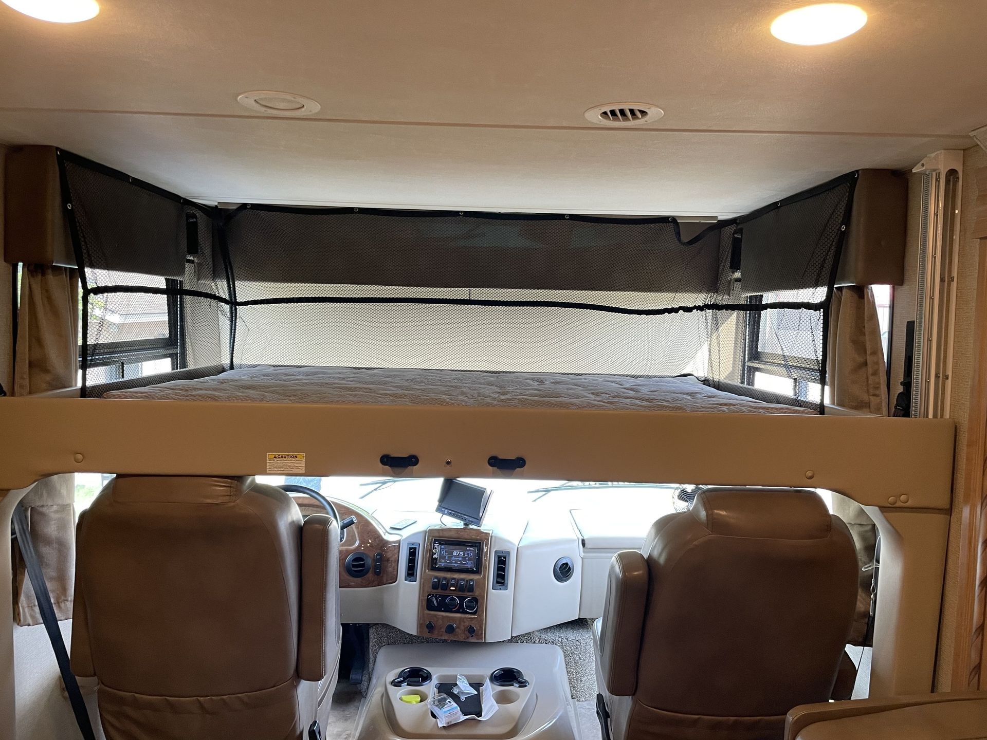 Photo 25 - 2018 Thor Motor Coach Class A Motorhome rental photo 27