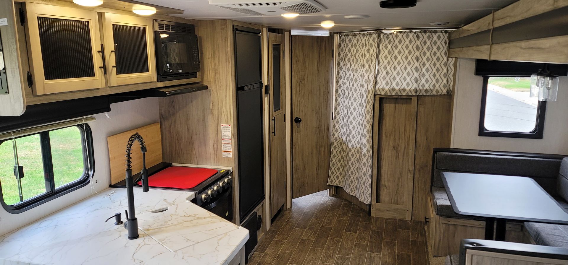Photo 9 - 2021 Cherokee Travel Trailer rental photo 11
