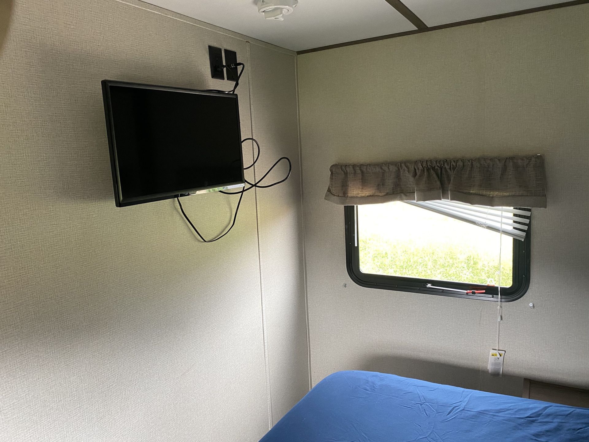 Photo 8 - 2020 Prime Time Travel Trailer rental photo 10