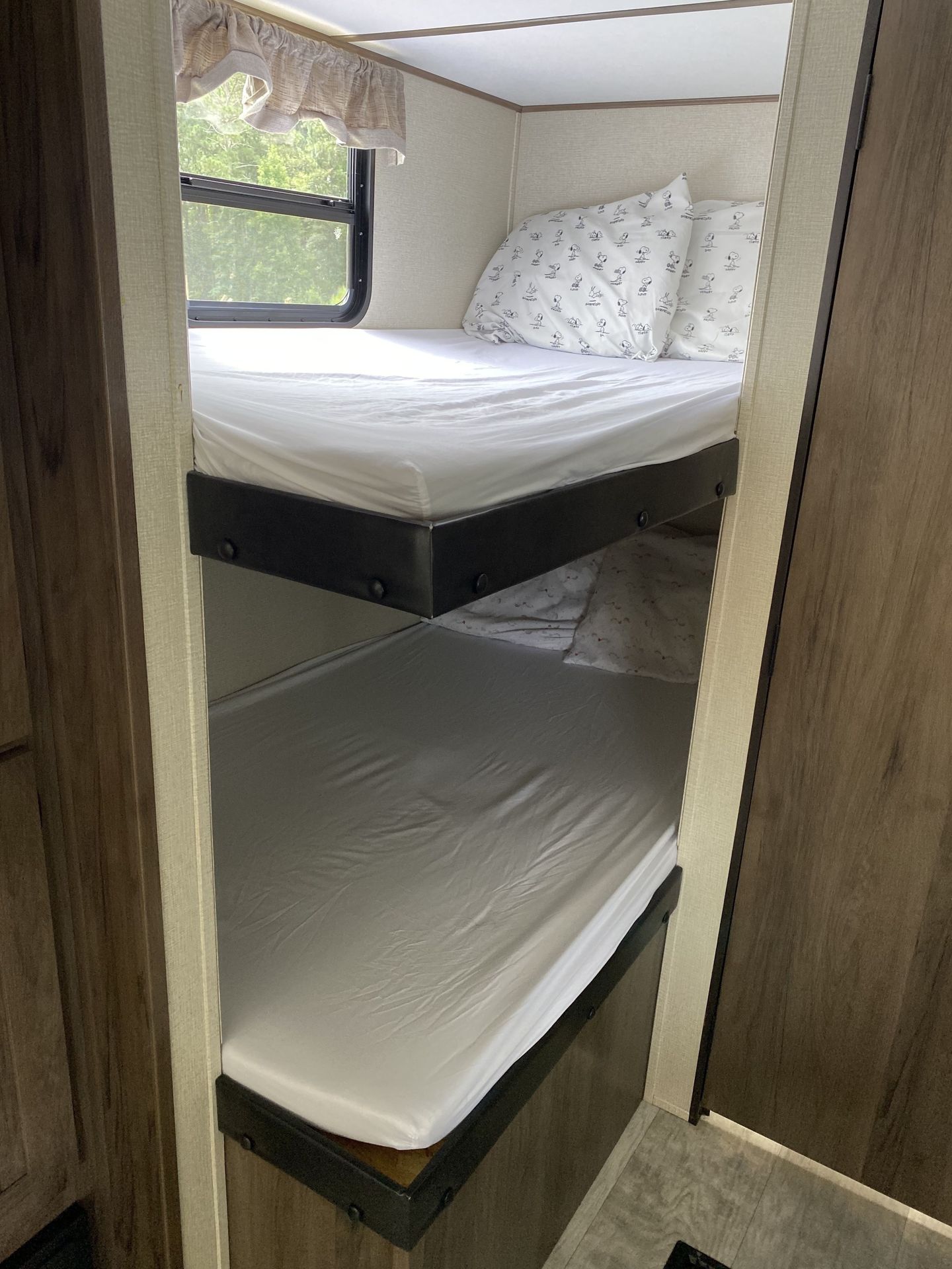 Photo 9 - 2020 Prime Time Travel Trailer rental photo 11