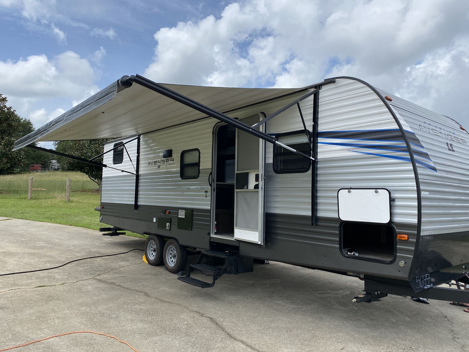 Photo 12 - 2020 Prime Time Travel Trailer rental photo 14