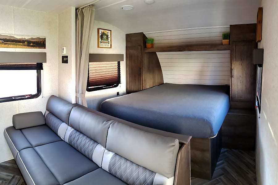 Photo 11 - 2021 Evo Travel Trailer rental photo 12