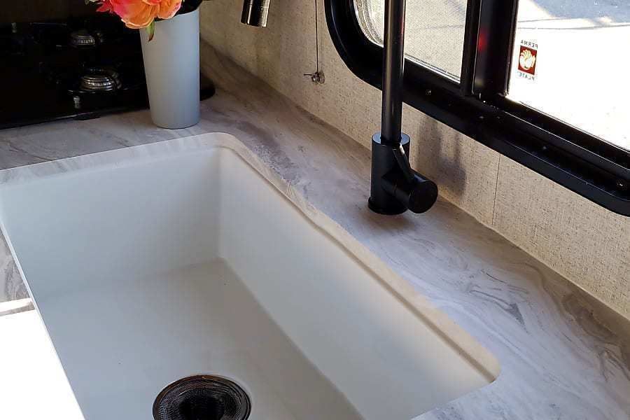 Photo 14 - 2021 Evo Travel Trailer rental photo 15